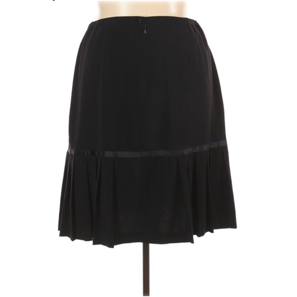 LADY HAZAN | Black Pleated Hem Skirt
